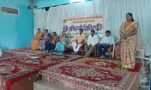 शिविर में बच्चों को शिक्षित करने के लिए किया आश्वस्त शिविर में बच्चों को शिक्षित करने के लिए किया आश्वस्त