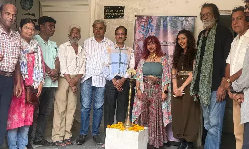 बागोर की हवेली में चुनचुन की अक्षर प्रदर्शनी का शुभारंभ बागोर की हवेली में चुनचुन की अक्षर प्रदर्शनी का शुभारंभ