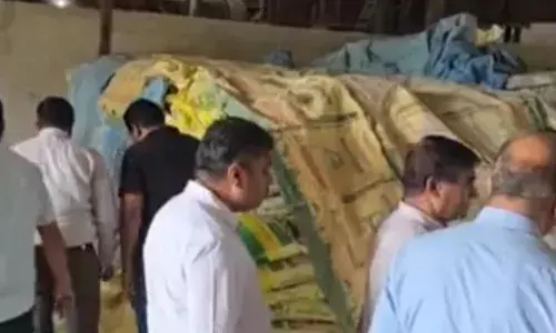 हमीरगढ़ क्षेत्र की तीन खाद फैक्ट्री पर छापे नोटिस जारी 300 मेट्रिक टन खाद की बिक्री पर लगाई रोक