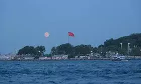 ईरान बंद करेगा स्ट्रेट ऑफ हॉर्मुज समुद्री मार्ग