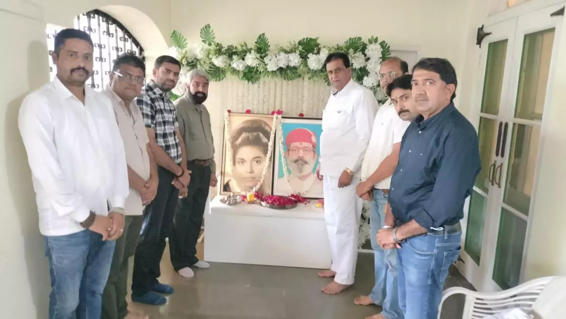 कृपलानी ने प्रतापगढ़ दिवंगत महारावत जयसिंह को श्रद्धांजलि अर्पित की