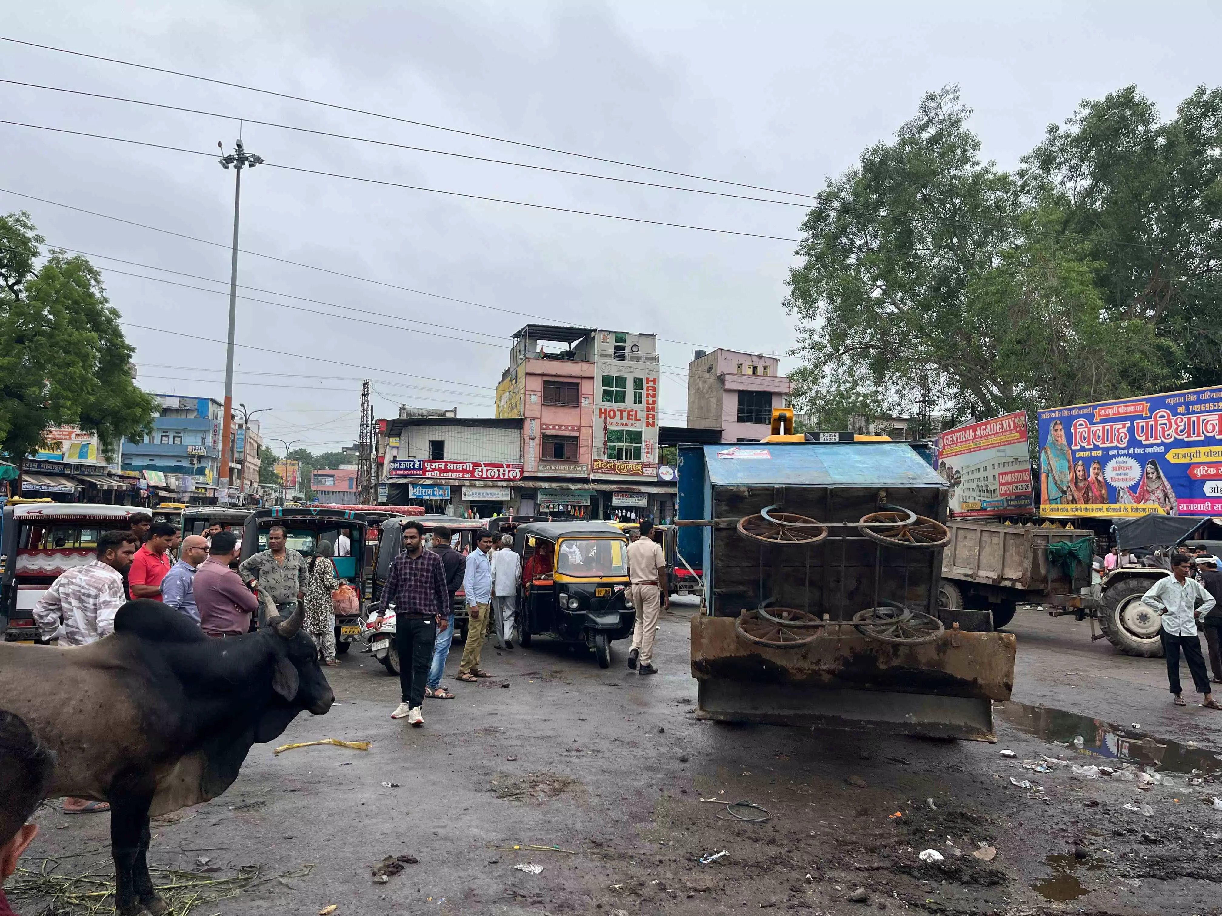 सुभाष चौक मुख्य मार्ग से अवैध अतिक्रमण हटाया गया, नॉन-वेंडिंग ज़ोन घोषित