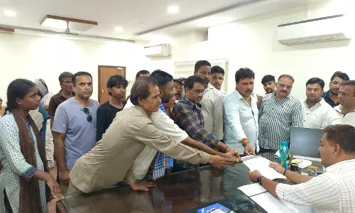 बेबस गुमटियों और ठेले वालों के पक्ष में सिसोदिया ने उठाई आवाज...