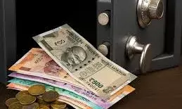 पैसा आते ही हो जाता है छूमंतर तो करें ये 6 वास्तु उपाय पैसा आते ही हो जाता है छूमंतर तो करें ये 6 वास्तु उपाय