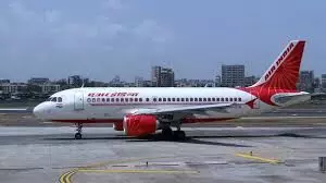 लंदन-मुंबई एयर इंडिया फ्लाइट में सवार 11 लोग अचानक बीमार, मेडिकल इमरजेंसी से मची हड़कंप!