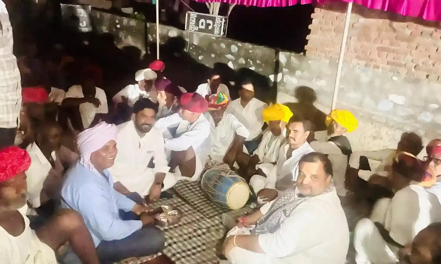 कांग्रेस राष्ट्रीय सचिव धीरज गुर्जर का शाहपुरा विधानसभा क्षेत्र दौरा, शोकाकुल परिवारों को दी सांत्वना
