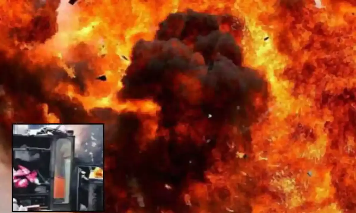 अब फटा टीवी, घर में लगी आग, सामान जलकर राख अब फटा टीवी, घर में लगी आग, सामान जलकर राख