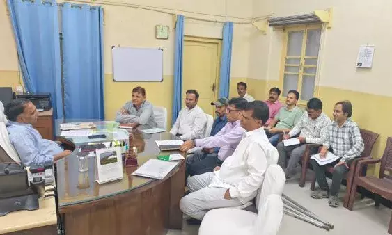 विशेष योग्यजनों की सुविधा हेतु जिला स्तरीय समिति की बैठक आयोजित विशेष योग्यजनों की सुविधा हेतु जिला स्तरीय समिति की बैठक आयोजित