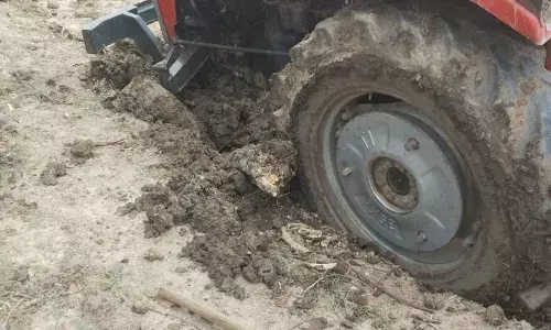 बारिश से खेतों में जलभराव, बुआई के लिए किसानों को करना होगा इंतजार