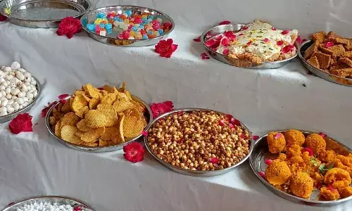 आषाढ़ अमावस्या पर सांवलिया सेठ का दुग्धाभिषेक कर लगाया छप्पन भोग, उमड़ा जनसैलाब आषाढ़ अमावस्या पर सांवलिया सेठ का दुग्धाभिषेक कर लगाया छप्पन भोग, उमड़ा जनसैलाब