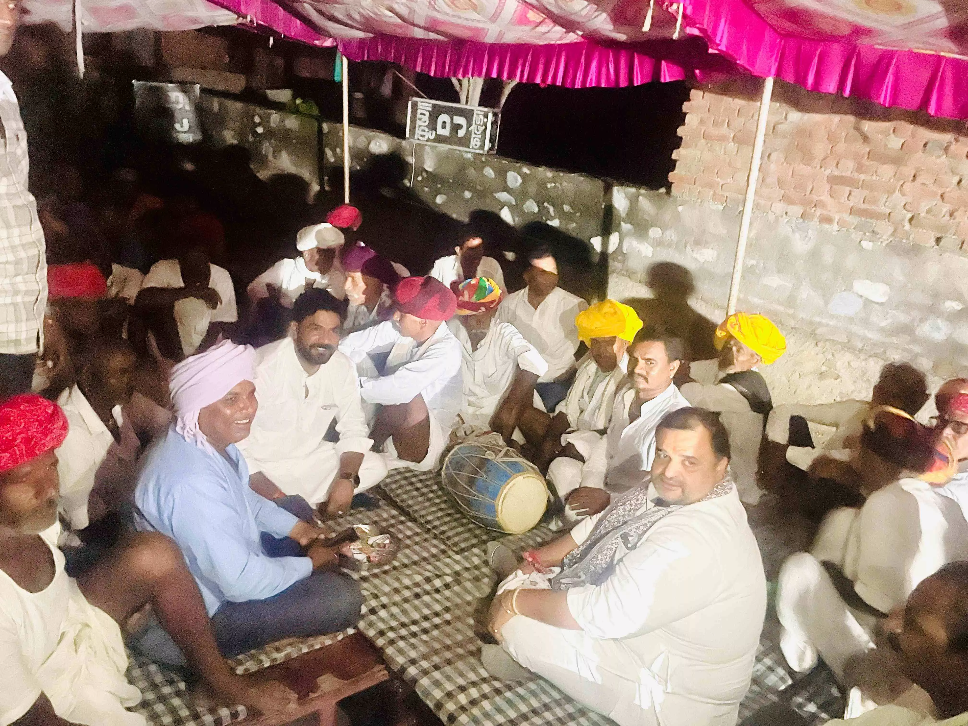 कांग्रेस राष्ट्रीय सचिव धीरज गुर्जर का शाहपुरा विधानसभा क्षेत्र दौरा, शोकाकुल परिवारों को दी सांत्वना