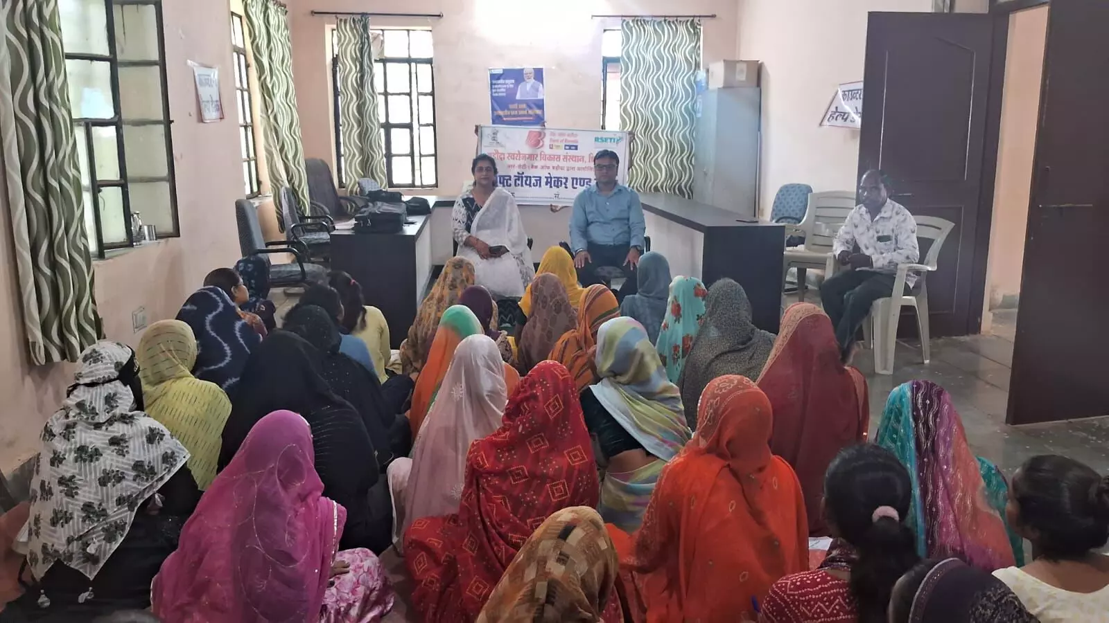 सॉफ्ट टॉय बनाना और बेचना के निःशुल्क प्रशिक्षण का शुभारम्भ सॉफ्ट टॉय बनाना और बेचना के निःशुल्क प्रशिक्षण का शुभारम्भ