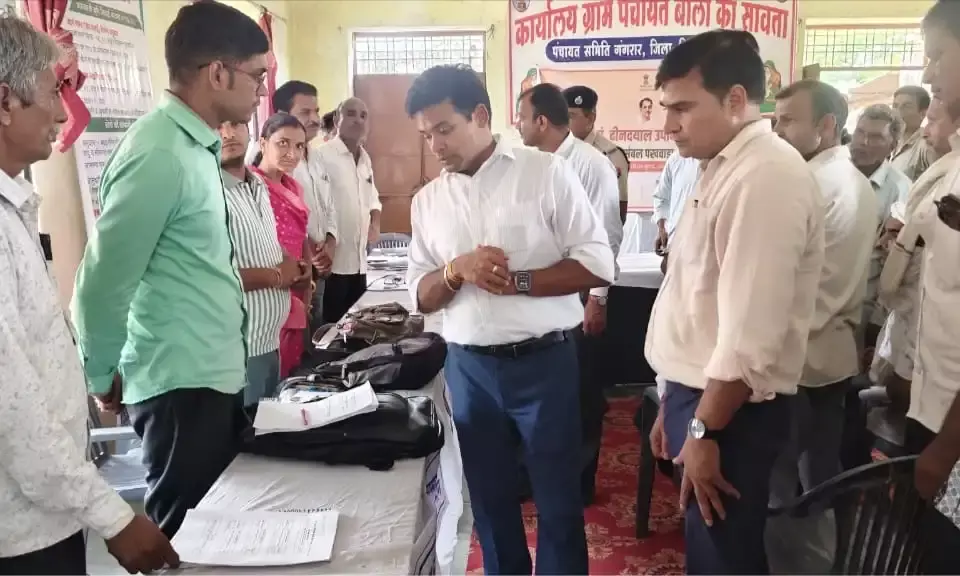 हर पात्र व्यक्ति को योजनाओं का लाभ देने के निर्देश