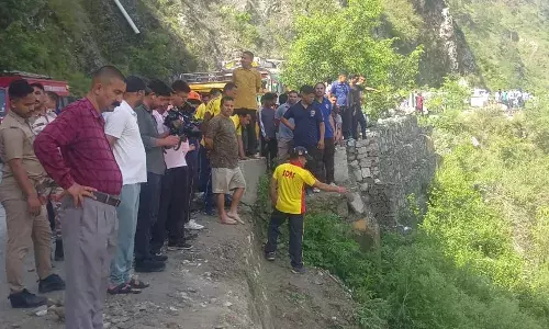 रुद्रप्रयाग में यात्रियों से भरी बस अलकनंदा नदी में बही,7 राजस्थान के   बचाए गए 9 लोग, 3 की मौत