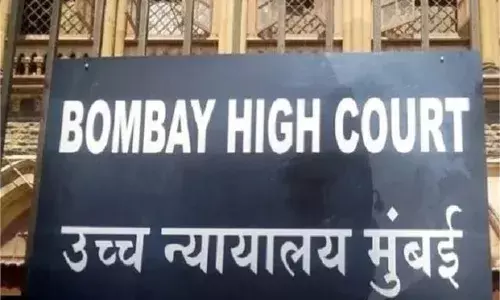 चाहे कमाती है पत्नी फिर भी...