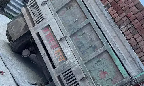 गांवों में सीसी रोड निर्माण में मानकों की उड़ रही धज्जिया