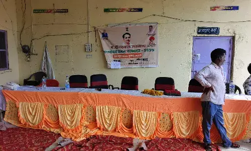कोशीथल शिविर में ग्रामीण करते रहे अधिकारियों का इंतजार