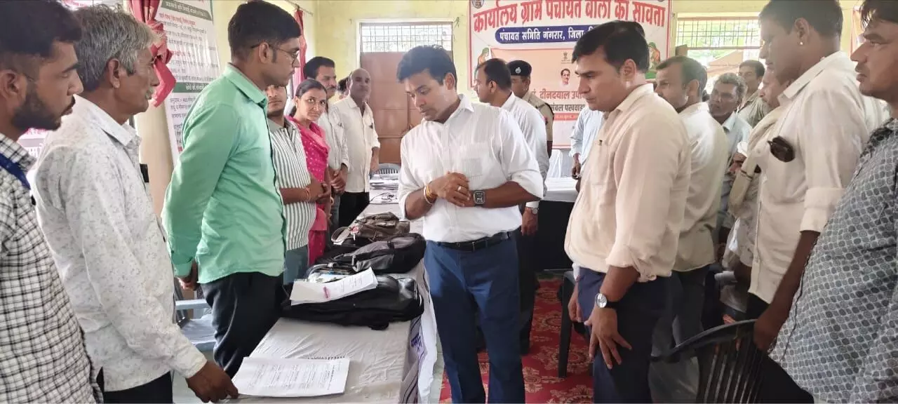 हर पात्र व्यक्ति को योजनाओं का लाभ देने के निर्देश