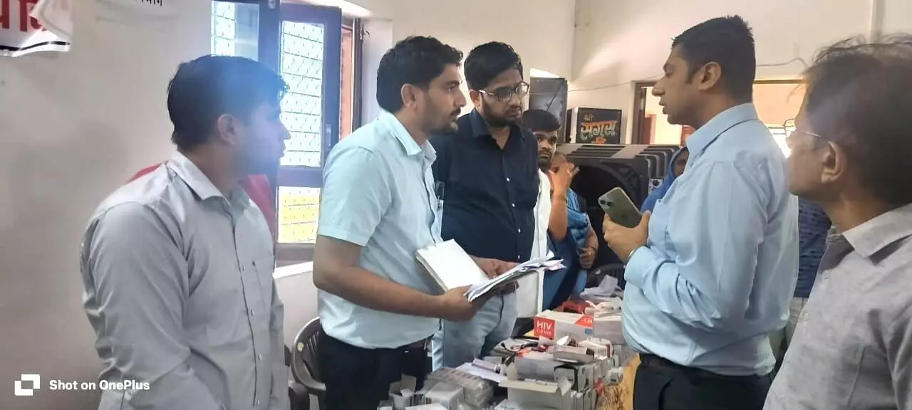 जिला कलक्टर रहे जिले के दौरे पर, शिविर का किया अवलोकन जिला कलक्टर रहे जिले के दौरे पर, शिविर का किया अवलोकन