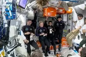 41 साल बाद अंतरिक्ष में लहराया तिरंगा, स्पेस स्टेशन में शुभांशु की एंट्री 41 साल बाद अंतरिक्ष में लहराया तिरंगा, स्पेस स्टेशन में शुभांशु की एंट्री