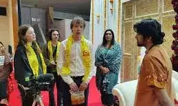 बागेश्वर सरकार की जिंदगी पर हुआ शोध, न्यूजीलैंड के विवि की टीम ने तीन दिन तक समझीं बारीकियां