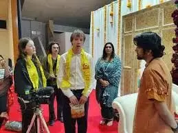 बागेश्वर सरकार की जिंदगी पर हुआ शोध, न्यूजीलैंड के विवि की टीम ने तीन दिन तक समझीं बारीकियां बागेश्वर सरकार की जिंदगी पर हुआ शोध, न्यूजीलैंड के विवि की टीम ने तीन दिन तक समझीं बारीकियां