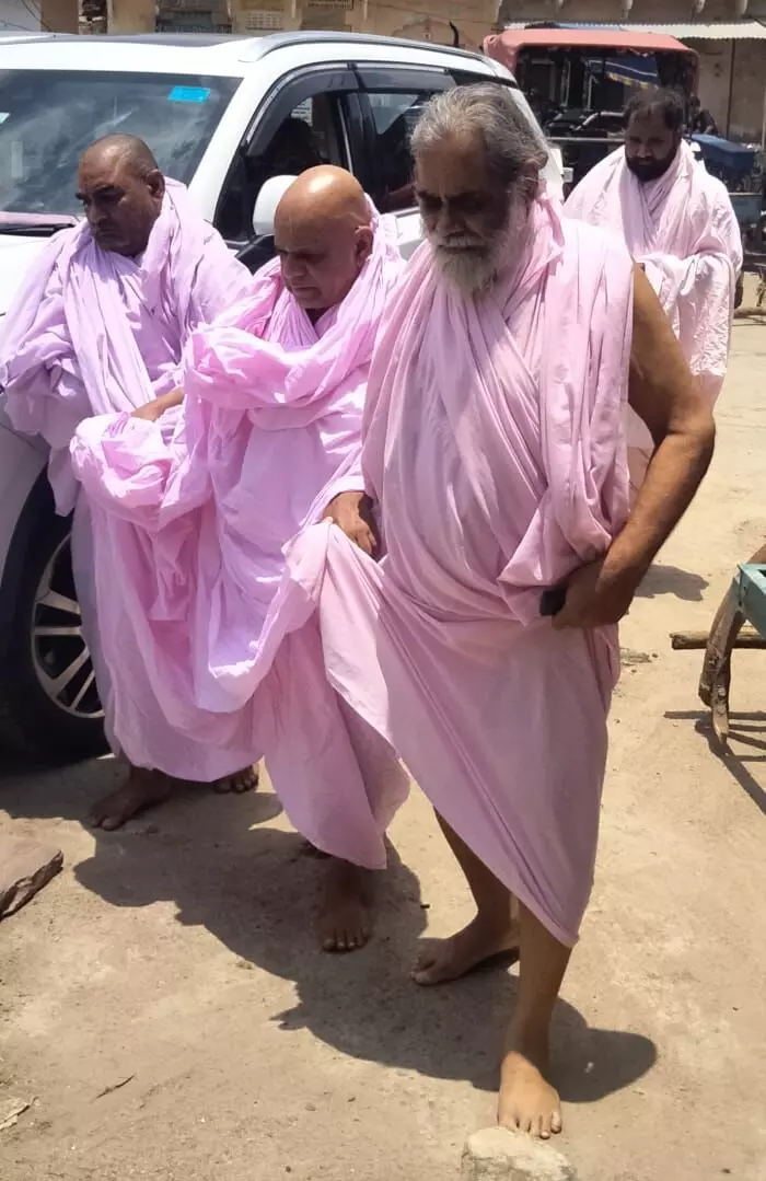 शाहपुरा से गढ़बोर चारभुजा तक यात्रा पर निकले आचार्य जगतगुरु रामदयाल जी महाराज शाहपुरा से गढ़बोर चारभुजा तक यात्रा पर निकले आचार्य जगतगुरु रामदयाल जी महाराज