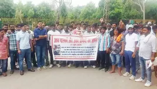 अश्व पालकों ने चिकित्सा सुविधाओं की कमी पर जताया रोष, जिला कलक्टर को सौंपा ज्ञापन अश्व पालकों ने चिकित्सा सुविधाओं की कमी पर जताया रोष, जिला कलक्टर को सौंपा ज्ञापन