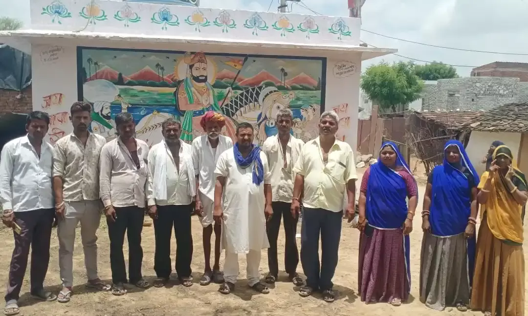 रेगर समाज के दो गुटो के विवाद में भीम आर्मी, आजाद समाज पार्टी पहुंची माली के नया गांव