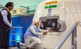 भारत को अंतरिक्ष में बनाना है अपना स्टेशन: मोदी भारत को अंतरिक्ष में बनाना है अपना स्टेशन: मोदी