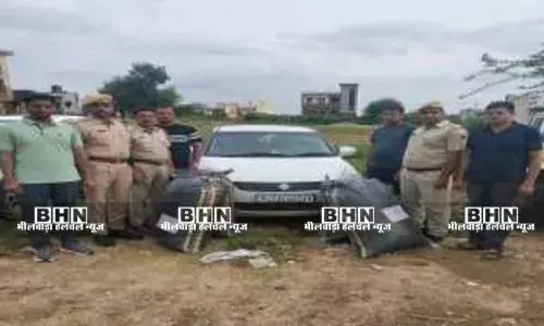 पुलिस की नाकाबंदी तोडऩे के बाद कार छोड़ भागा तस्कर, मिला 83 किलो डोडा-चूरा