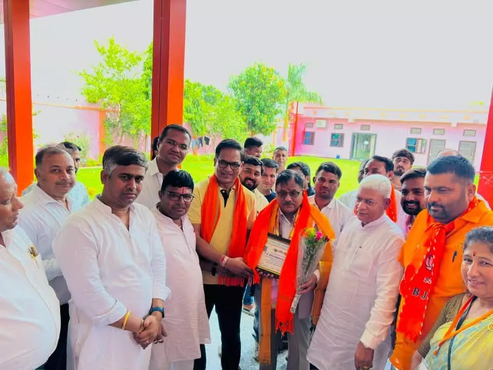 डॉ. राधामोहन दास अग्रवाल का किया स्वागत डॉ. राधामोहन दास अग्रवाल का किया स्वागत