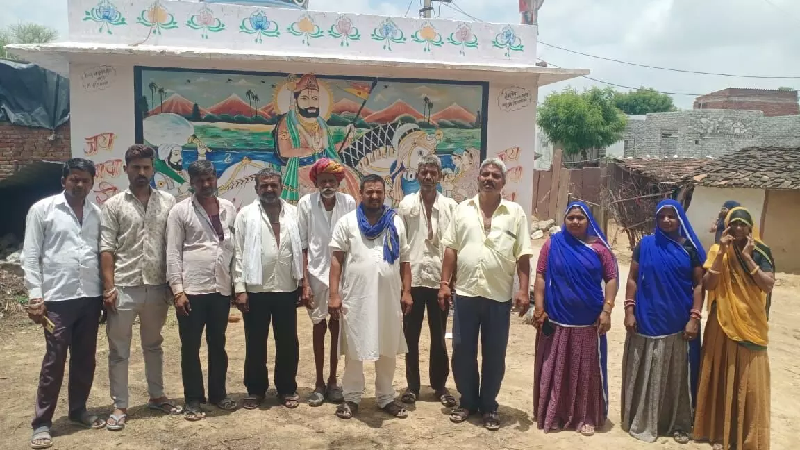 रेगर समाज के दो गुटो के विवाद में भीम आर्मी, आजाद समाज पार्टी पहुंची माली के नया गांव
