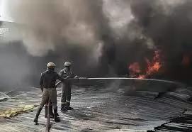 फैक्ट्री में लगी भीषण आग, सात घंटे बाद काबू, दो करोड़ से अधिक का नुकसान फैक्ट्री में लगी भीषण आग, सात घंटे बाद काबू, दो करोड़ से अधिक का नुकसान