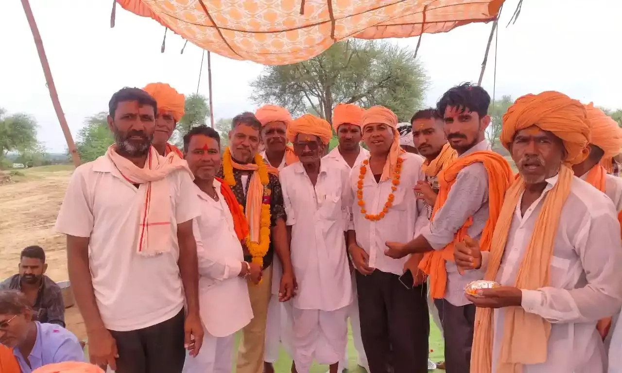 धनोप माता के गोस्वामी समाज की धर्मशाला निर्माण का महूर्त किया