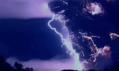 उत्तरकाशी में बादल फटने से बड़ी तबाही, मलबे की चपेट में आया श्रमिकों का शिविर; नेपाल के 9  लोग लापता, दो के शव बरामद