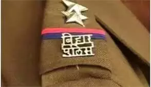 नर्तकियों के साथ शराब पार्टी कर रहे थे पुलिस पदाधिकारी...तभी आ पहुंचे DSP, फिर जो हुआ..
