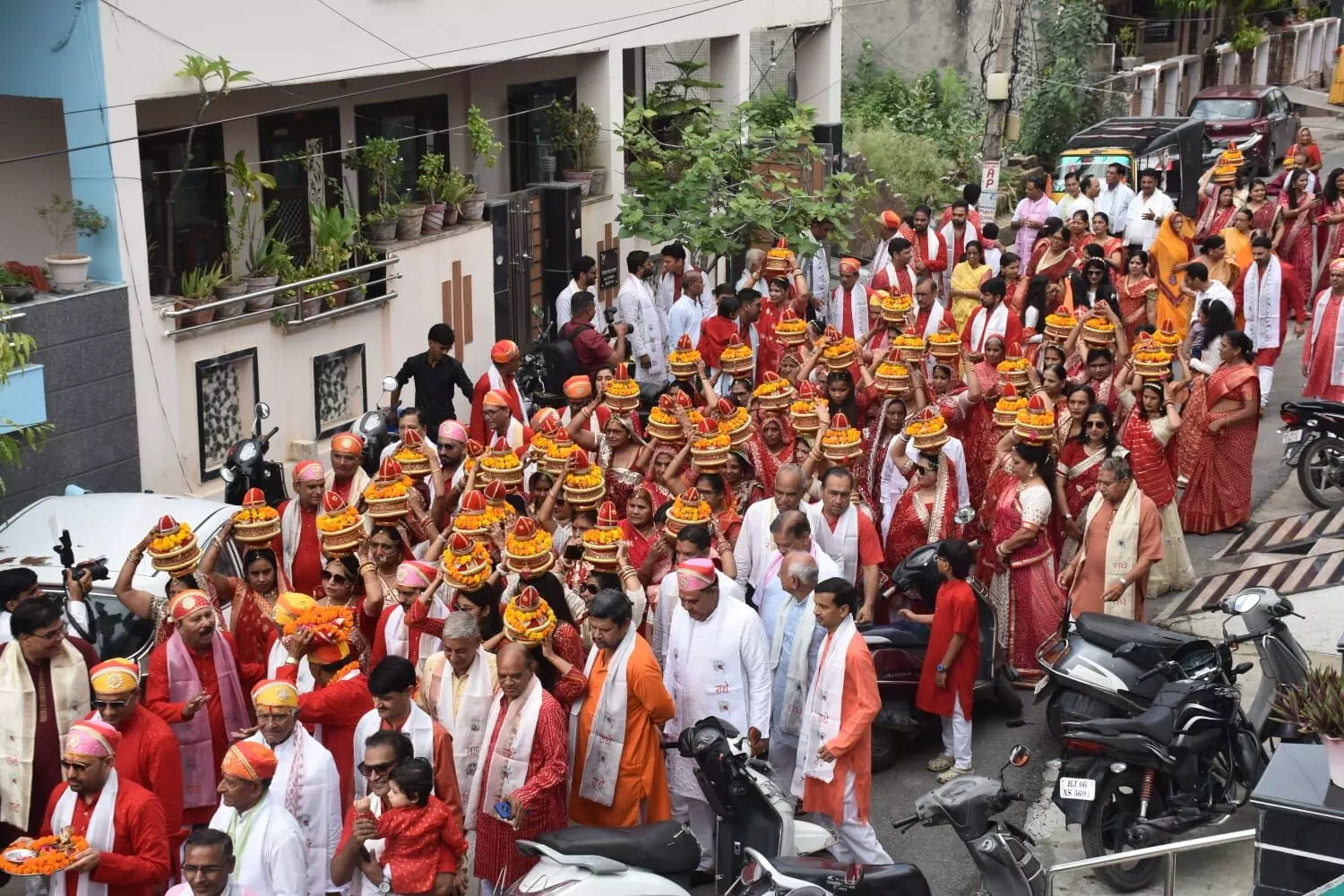 सूर्य महल मे हुआ श्रीमद् भागवत कथा ज्ञानयज्ञ का भव्य शुभारंभ