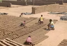 मंहगी होगी ईंट,हजारो मजदूरों के सामने रोजी रोटी का संकट