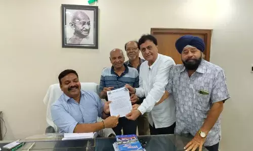 आईपीएस मेमेारियल फाउण्डेशन ने ऑडिटोरियम का अधिकतम शुल्क 21 हजार रूपये रखने के संदर्भ मे सौपा ज्ञापन