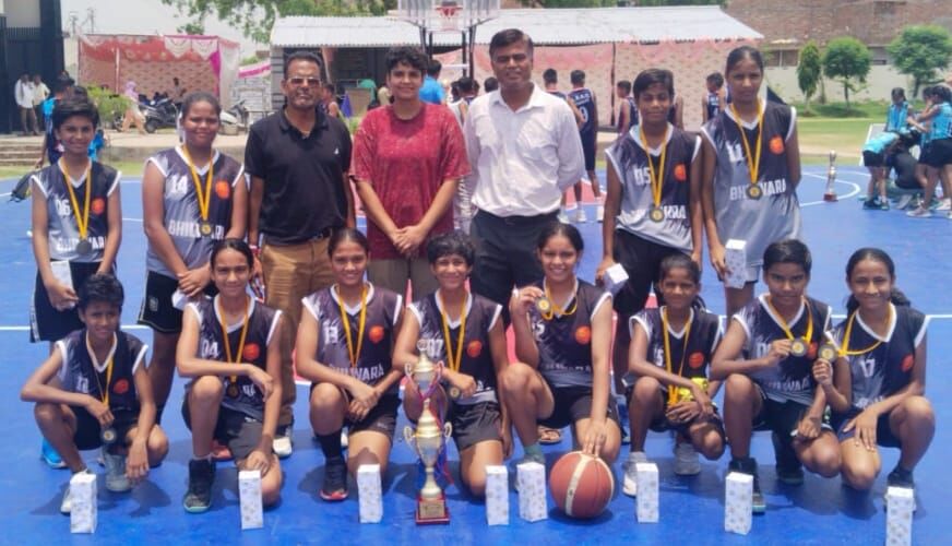 भीलवाड़ा बास्केटबॉल टीम ने मेडल जीता