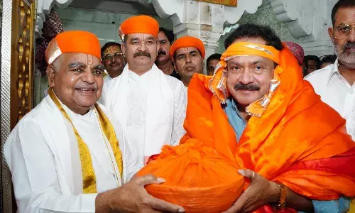 केन्द्रीय पशुपालन राज्य मंत्री श्री बघेल ने किए प्रभु श्रीनाथजी के दर्शन केन्द्रीय पशुपालन राज्य मंत्री श्री बघेल ने किए प्रभु श्रीनाथजी के दर्शन