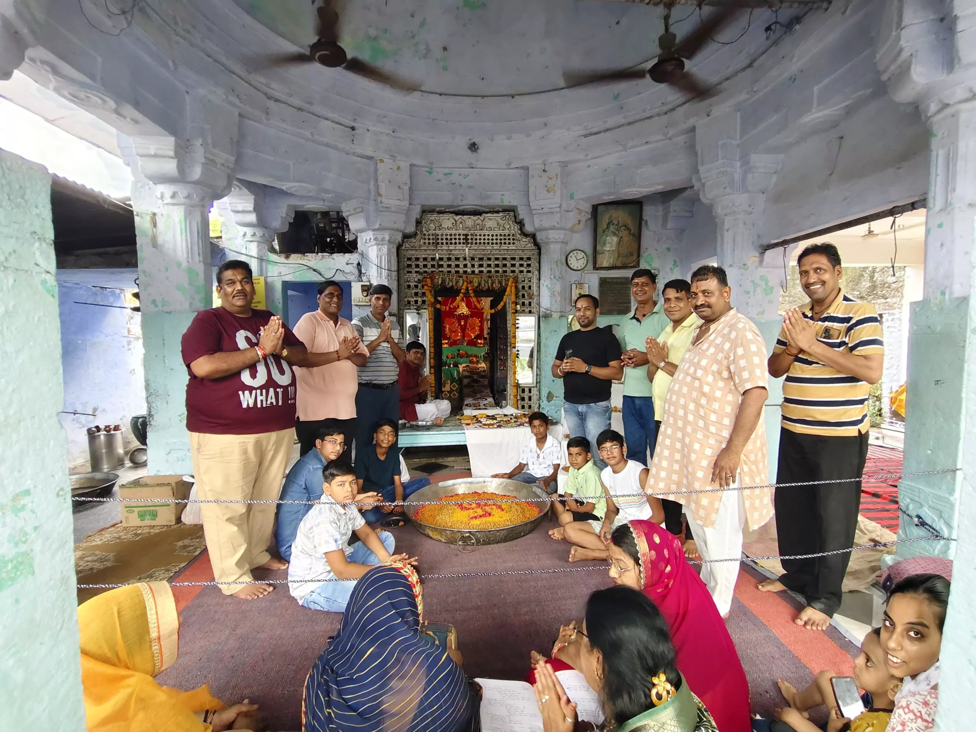 बनेड़ा में ठाकुर जी को धराया भव्य छप्पन भोग