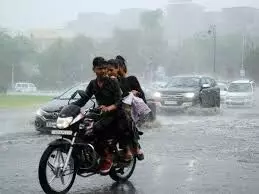 राजस्थान में मौसम के दो रूप, कहीं तेज बारिश तो जयपुर में धूप, जानें मौसम का ताजा अपडेट राजस्थान में मौसम के दो रूप, कहीं तेज बारिश तो जयपुर में धूप, जानें मौसम का ताजा अपडेट