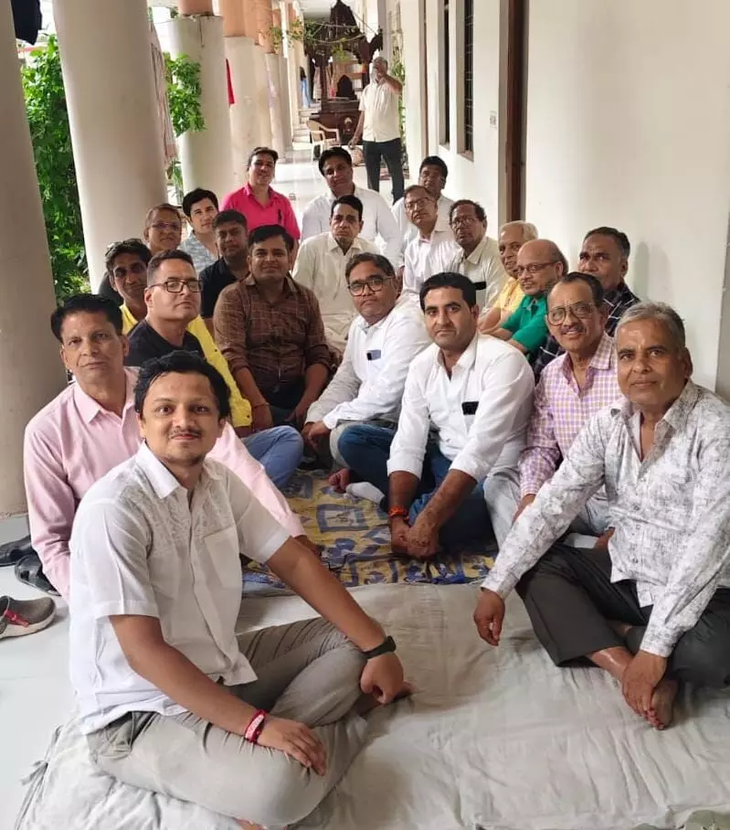 मेवाड़ के करेडा तीर्थ पर साधु संत विहार सेवा ग्रुप निंबाहेड़ा की बैठक संपन्न