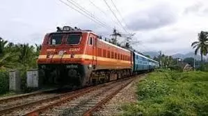 रेल यात्रा हुई महंगी, कल से बढ़ जायेगा किराया; जानें क्या होंगी नई दरें? रेल यात्रा हुई महंगी, कल से बढ़ जायेगा किराया; जानें क्या होंगी नई दरें?