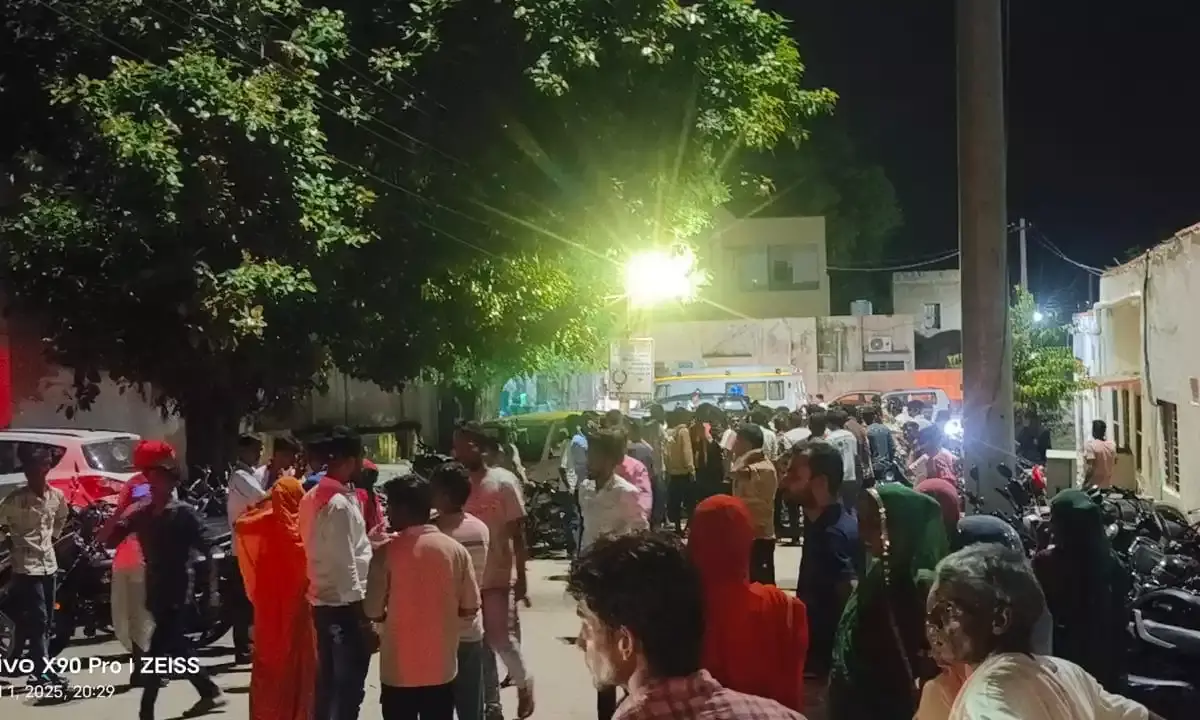 शाहपुरा रोड पर आमने-सामने टकराईं बाइकें, दो युवक गंभीर घायल   ।