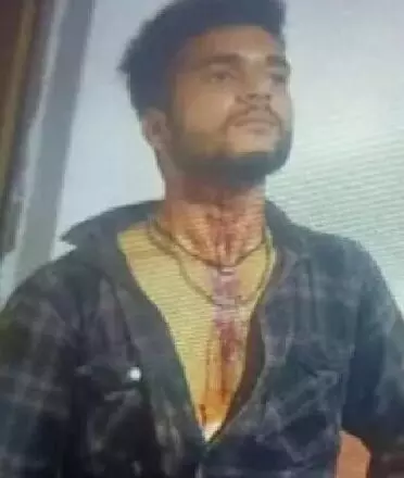 नर्सिंग छात्रा का गला काटकर मर्डर, तमाशाबीन बने रहे लोग