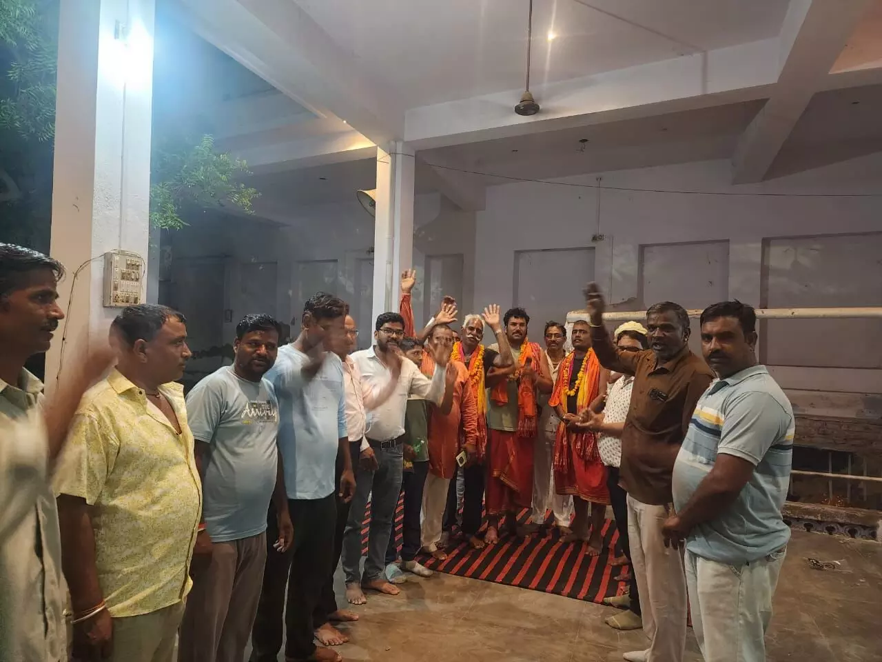नौगामा राजसमंद से अयोध्या जा रहे पैदल यात्रियों का शाहपुरा में भव्य स्वागत नौगामा राजसमंद से अयोध्या जा रहे पैदल यात्रियों का शाहपुरा में भव्य स्वागत