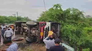 नालागढ़ में एचआरटीसी की बस दुर्घटनाग्रस्त 21 यात्री घायल